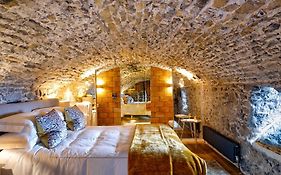 The Vault, Gileston Manor